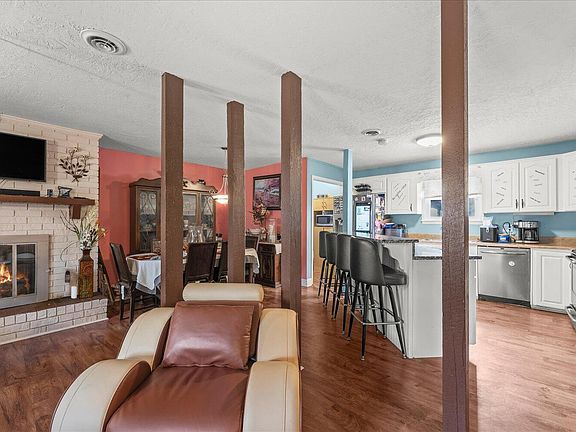 5th image of 4077 Burning Tree Lane