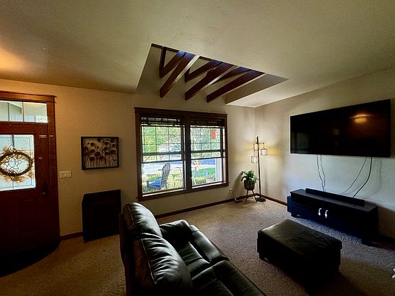 Front Living/dining Room