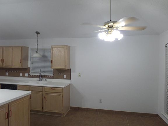 4th image of 2633 Bent Brook Dr