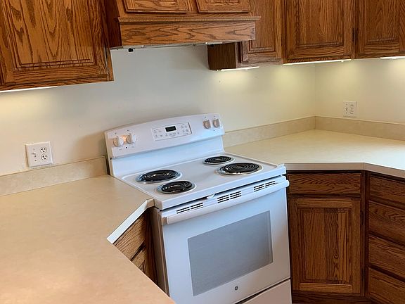 Kitchen with brand new appliances