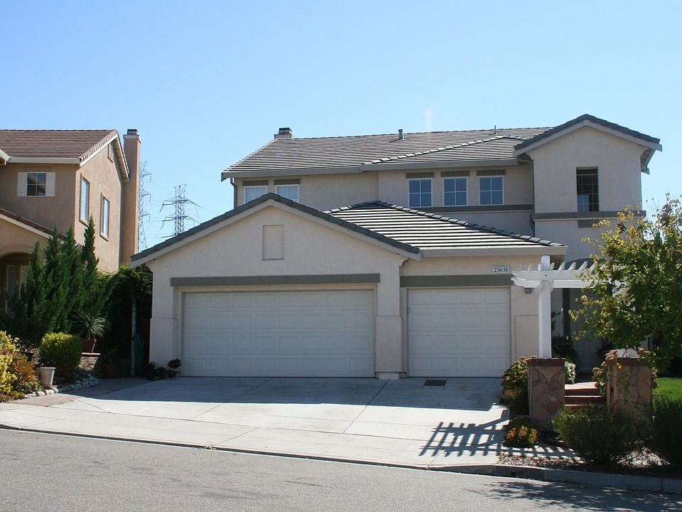1st image of 25651 Crestfield Dr