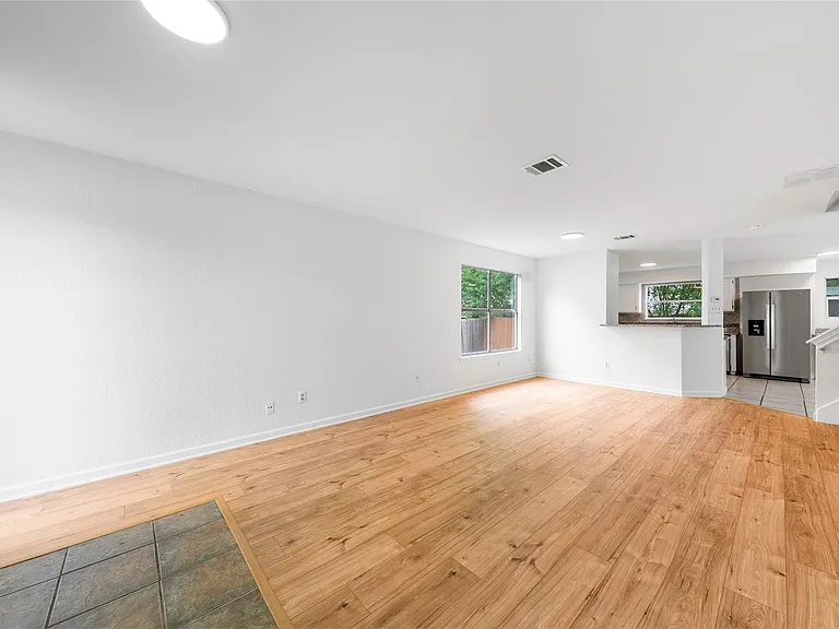 13701 Cambourne Dr — Photo 5