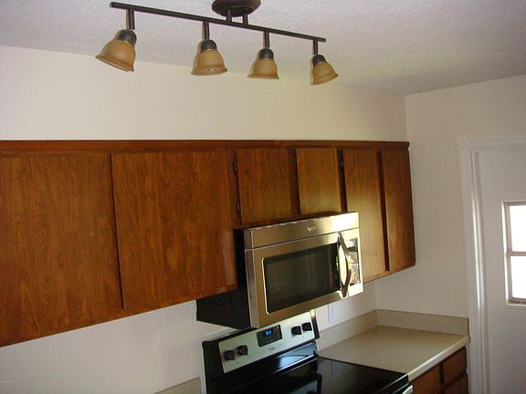 4th image of 302 E Lincoln Ave #13