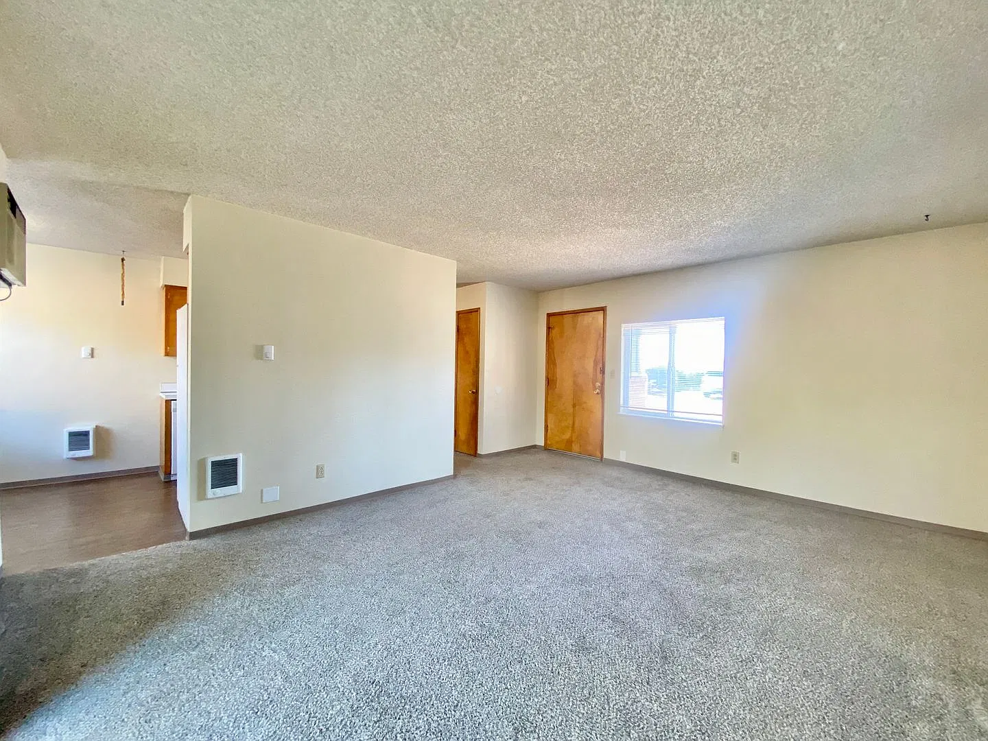 4507 Hillcrest Drive — Photo 3