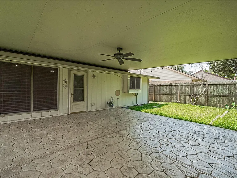 6907 Yardley Dr — Photo 26