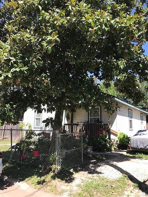 2nd image of 2322 Santa Rita St