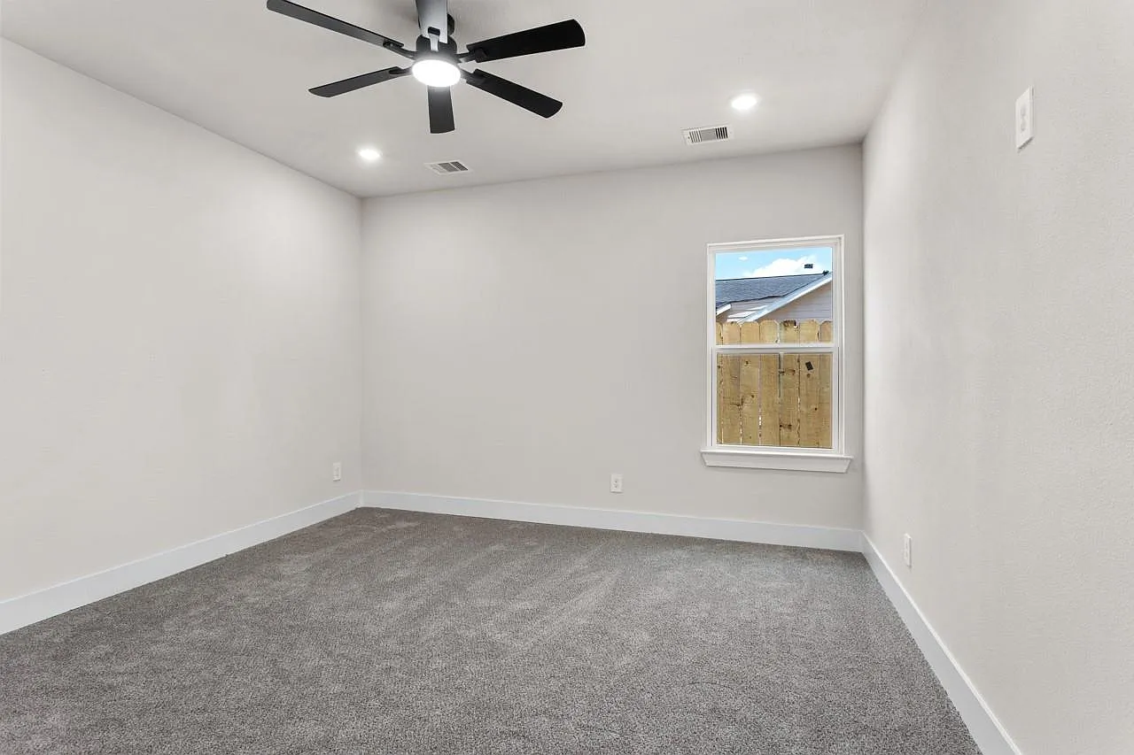 3 bed, 2.0 bath, 1240 sqft, $1,750 — Photo 4
