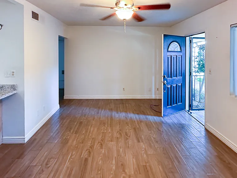 749 E Montebello Ave #121 — Photo 9