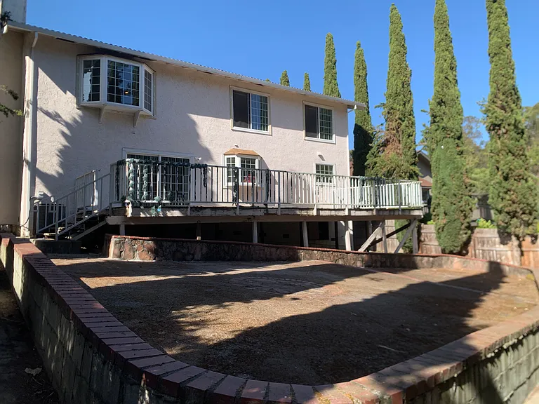 25181 Campus Dr — Photo 14