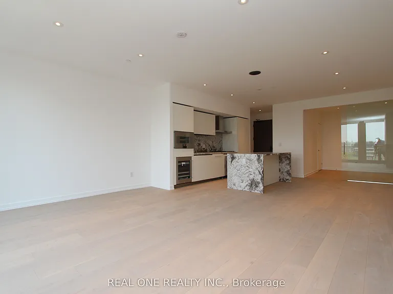 1315 Bay St #804 — Photo 6