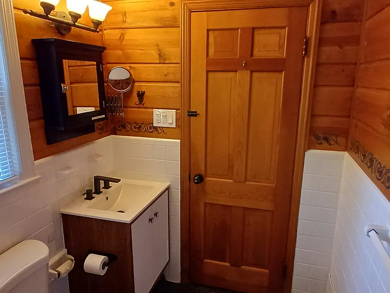 Full bath 2nd floor.