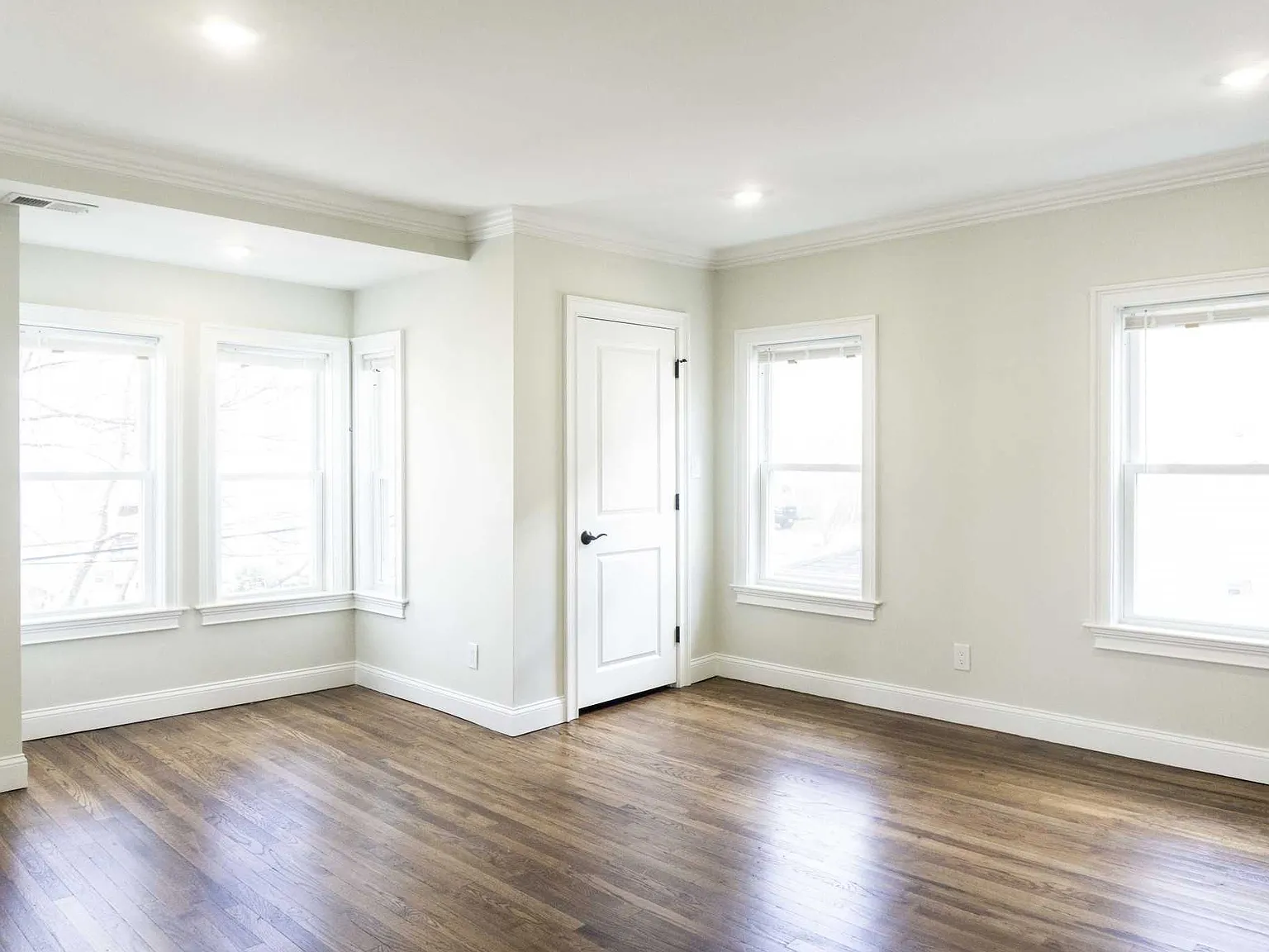 4 bed, $4,400 — Photo 3