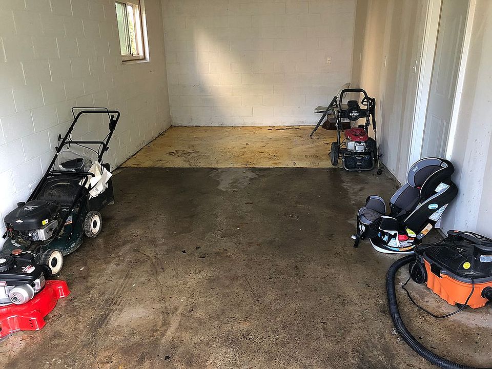 Single car garage