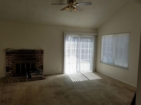 4th image of 76 Southlake Ct