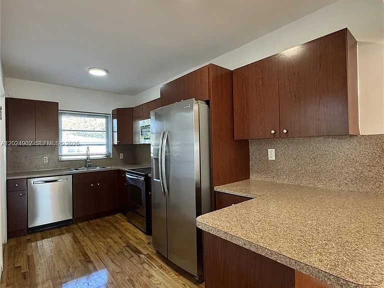 5353 SW 6th St — Photo 5