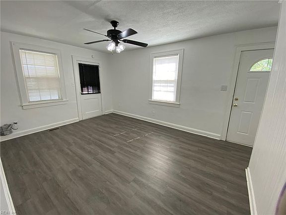 4th image of 211 Franklin Ave