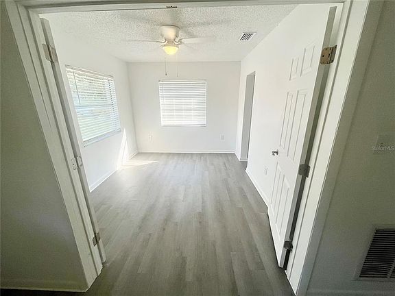 4th image of 585 S 3RD AVENUE