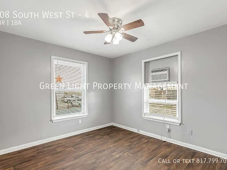 308 S West St #4 — Photo 11