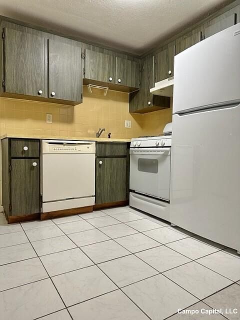 1st image of 364 Centre St #5