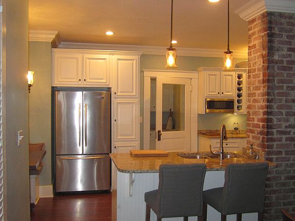4th image of 4421 Saint Elmo Ave