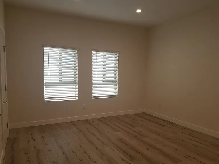 1110 S Magnolia Ave — Photo 5