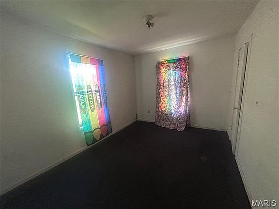 5th image of 305 N 8th St