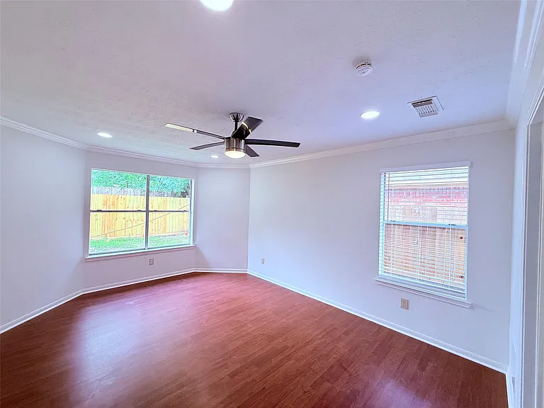 13407 Carruth Ln — Photo 8