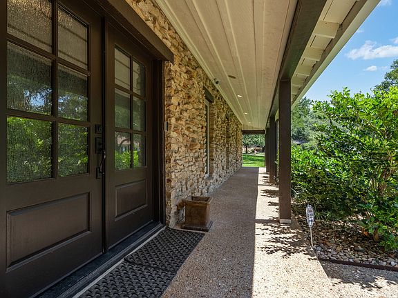4th image of 214 Oak Creek Cir