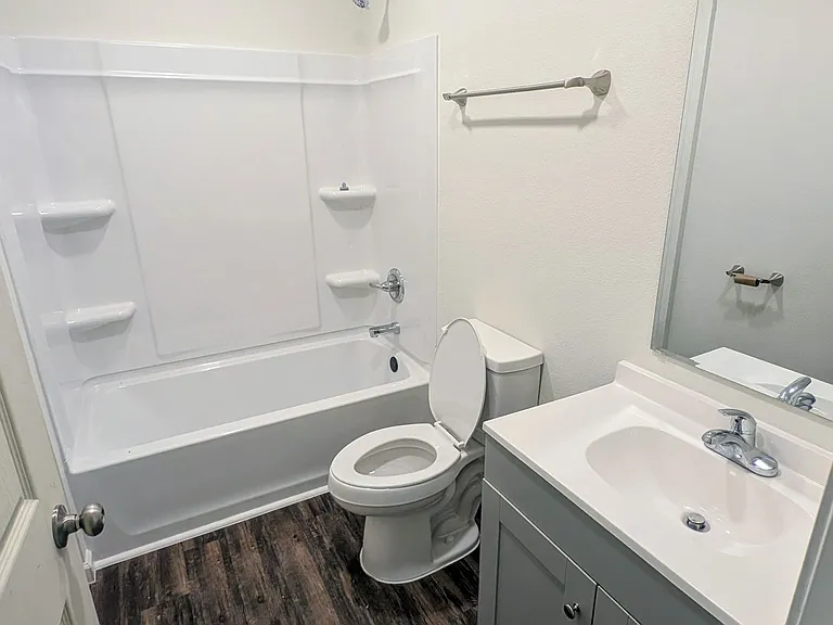 110 Broadway St — Photo 7