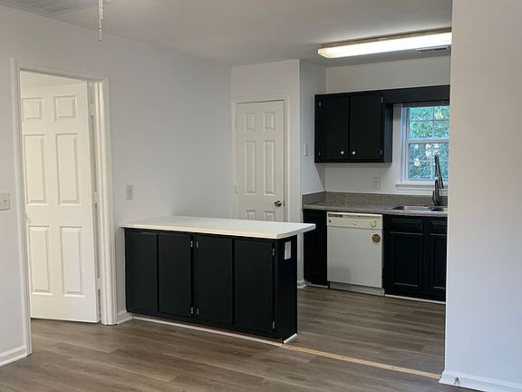 4th image of 404 Wallington Rd
