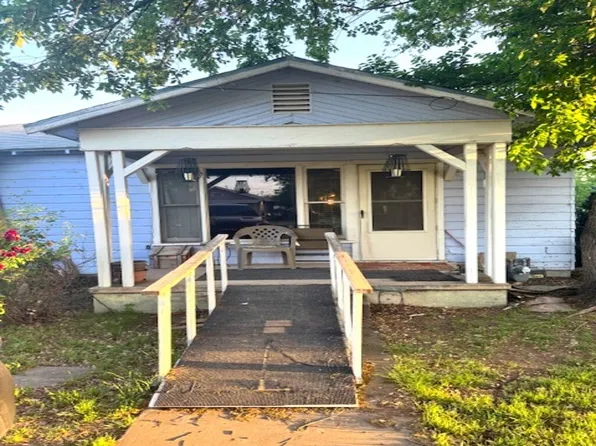 611 E Avenue D, San Angelo, TX 76903