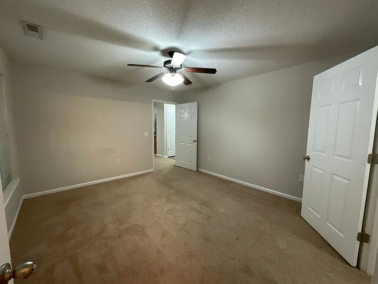 Meridian Park Apartments — Photo 216
