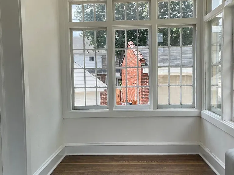 306 W Freedley St — Photo 3