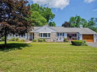 186 Elm St, Windsor Locks, CT 06096