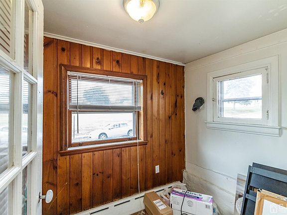 2nd image of 444 James St