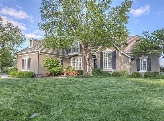 3rd image of 5905 Golden Bear Dr