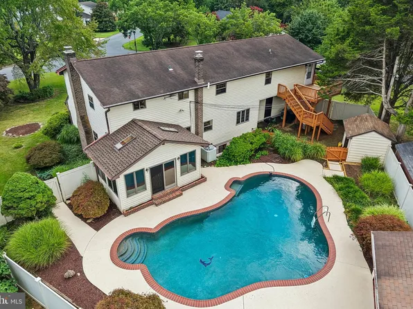 112 Speicher Dr, Annapolis, MD 21401