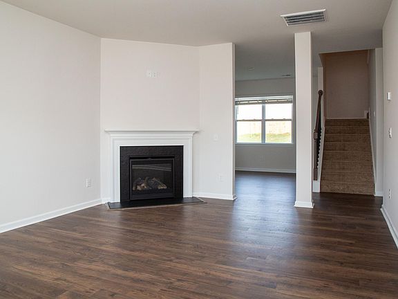 2nd image of 1079 Longstone Way