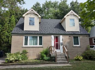 228 Oakridge Dr, Toronto, ON M1M 2B3