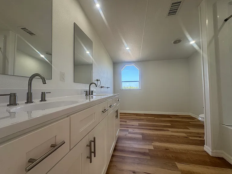 21621 Keene Rd — Photo 32