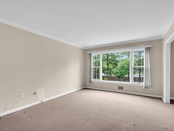 4th image of 260 Prospect St APT 9