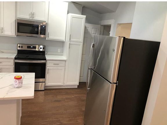 4th image of 9606 Magnolia Ave