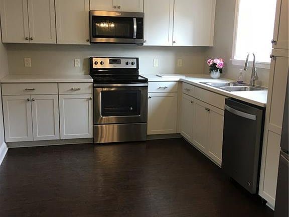 4th image of 97 W Albion St
