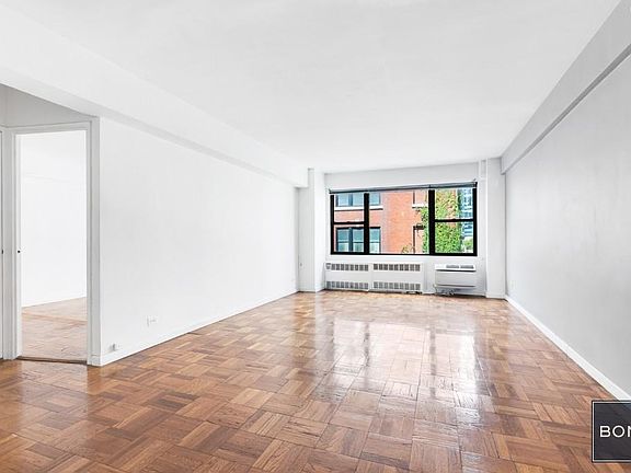 3rd image of 210 E 36th St APT 5H