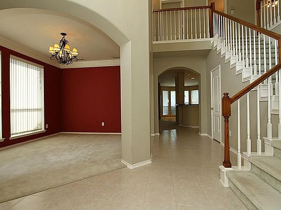 4th image of 9914 Willow Crossing Dr