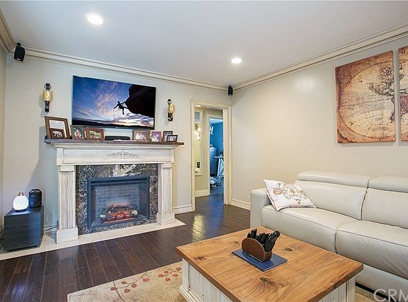 4th image of 8368 Poinsettia Dr