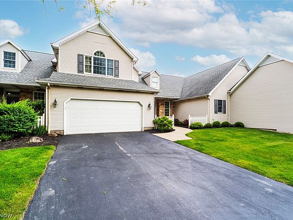 3rd image of 22 Fieldstone