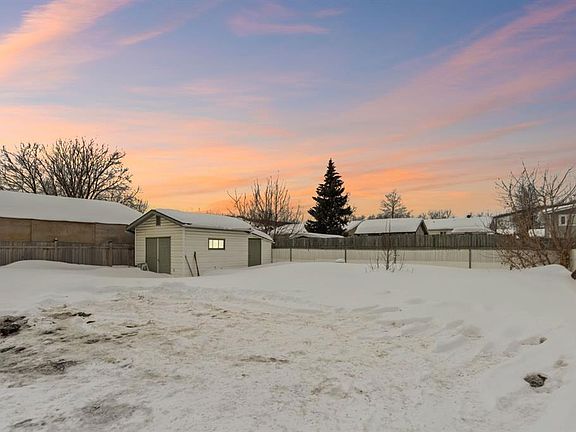 4th image of 66 NE Centennial Dr