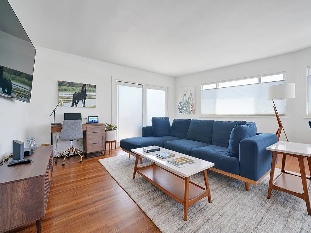 2 bed, 1000 sqft, $8,000 — Photo 4