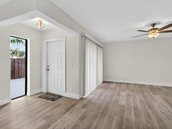 6264 Seven Springs Boulevard #D, Greenacres, FL 33463